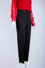 22067B930 - TN - Quần đen kaki, mí gân, cạp có đai trần chỉ.