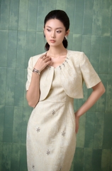 49308V75 - Đầm tiệc text vàng + áo lửng trùm vai