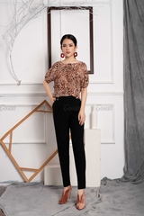 23023X520 - Quần đen baggi cạp thấp dáng nhỏ, túi chéo khóa sườn.