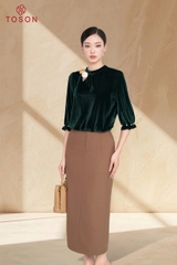 18121 - Áo nhung cổ đính hoa