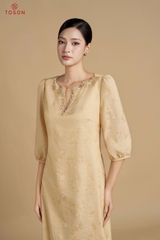 48108V96 - Đầm tơ vàng đính cườm