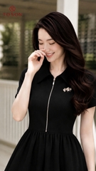 43179B66 - Đầm đen xoè kéo khoá trước (SXTN)
