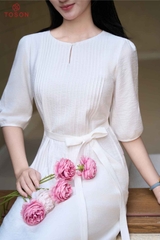 44198W97 - Đầm linen trắng dáng suông bấu ly thân trước