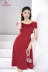 49193D93 - Đầm tiệc nhẹ lụa đỏ, vai lệch xếp ly.