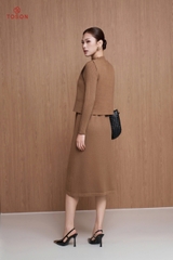 B6705N05 - Bộ len nâu áo Gile cổ tròn + Đầm