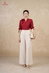 14047D95 - Áo lụa tơ đỏ, cổ đính hoa
