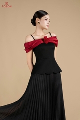 13092B75 - Áo sake đen xếp vai tơ đỏ đính hoa (LIMITTED)