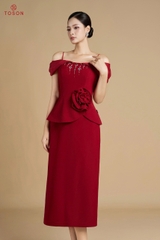 49307D75 - Đầm tiệc đỏ trễ vai đính hoa eo