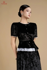 13041B65 - Áo nhung đen, gấu phối ren trắng