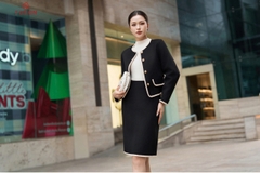 C8301B34 - Bộ dạ lông cừu đen: Áo vest + Chân váy A