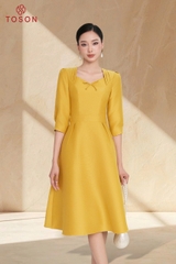 43863V93 - Đầm tafta vàng dáng xòe.