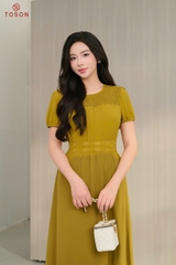 43076V95 - Đầm thô lụa vàng đồng, eo thêu hoa