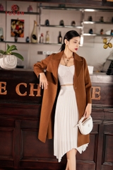 99002N34 - Áo dạ lông cừu nâu, dáng dài, mí gân cửa tay đính trang trí