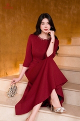 49131D95 - Đầm tapta đỏ ánh kim, cổ đính cườm