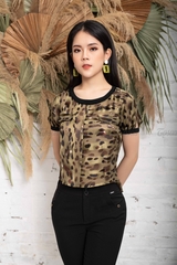 22025B520 - Quần đen dáng ôm, gấu lệch, túi v trần chỉ.