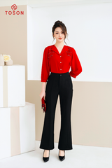 14021D94 - Áo lụa đỏ cổ V xếp ly đính cườm (Limitted)