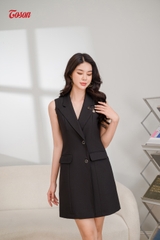 86999B52 - Áo Blazer đen sát nách, túi ốp cổ K, đính khuyên