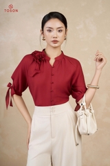 14047D95 - Áo lụa tơ đỏ, cổ đính hoa
