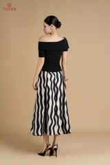 AS103B95 - Áo thun đen vạt lệch đính hoa trang trí