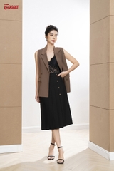 34997B52 - Chân váy đen tuytsi xếp ly, đính cúc lệch..