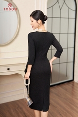 47978B63 - Đầm ôm len đen chấm nổi, eo cách điệu nơ