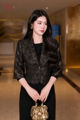 82053B05 - Áo khoác ngắn gấm đen lông thêu hoa vàng