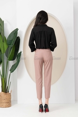 23029E620 - Quần  kẻ kem đũi, dáng baggi ôm, phối lắp túi xẻ gấu.