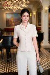 19141W96 - Áo ký giả đũi vân trắng, cổ đính hoa