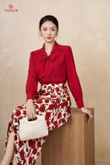 12045D35 - Áo silk đỏ dài tay cổ buộc nơ