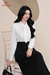 12116W96 - Áo lụa tuyết trắng cổ đính nơ đính hoa