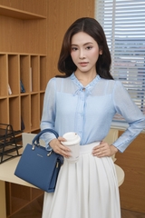 14186 - Áo tơ dệt vân cổ đính hoa thêu bô đê