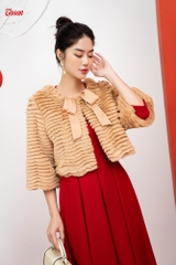 91980E63 - Áo be lông sóng xếp tầng, dáng ngắn, tay lỡ, cổ nơ.