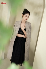 92929N63 - Măng tô kẻ nâu dáng dài, cổ K thắt đai eo, tay phối cá (limitted)