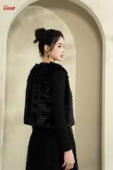 89959B83 - Áo đen lông tầng sát nách, nẹp phối da đính cúc Limitted.