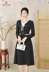 B8340B83 - Bộ tweet đốm đen: Vest đính nơ hoa + Chân váy xòe.