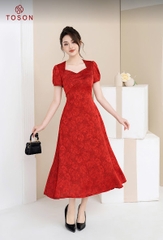 43032D24 - Đầm lụa đỏ hoa nhí dáng xòe tà bong xếp