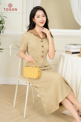 B1301N14 - Bộ kẻ be nâu: áo peplump cổ trắng + Chân váy A (limitted)