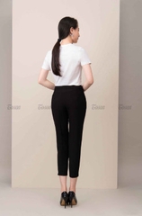 23028B620 - Quần đen gấu xẻ V, cạp trang trí.