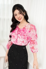 11027H94 - Áo tơ hồng đậm, cổ V xếp bèo (sxtn)