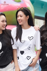 AP552W24 - Áo cotton trắng in trái tim đính cườm