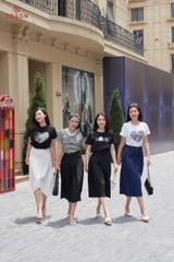 AP138B24 - Áo cotton đen đính kim sa và bông hoa