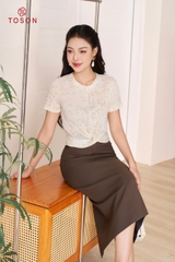 AP345E24 - Áo sequin kem in chữ, tạo xoắn gấu