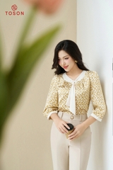 11506H94 - Áo lụa họa tiết vàng, cổ nơ phối