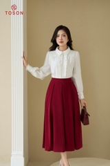 38669D94 - Chân váy dáng dài lụa đỏ, xòe xếp ly (Limitted)
