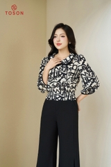 13525H94 - Áo cổ sen, tơ kem in họa tiết