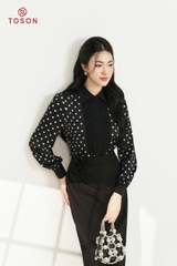 12627J94 - Áo lụa đen chấm bi cổ đức xếp ly