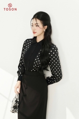 12627J94 - Áo lụa đen chấm bi cổ đức xếp ly