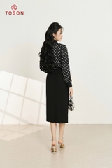 12627J94 - Áo lụa đen chấm bi cổ đức xếp ly