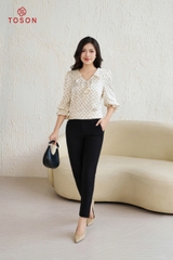 14096J94 - Áo lụa chấm bi bo gấu