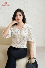 14096J94 - Áo lụa chấm bi bo gấu